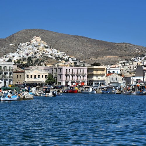 Cyclades orientales : Randonnées à Andros, Tinos, Syros (11 jours, 10 nuits)